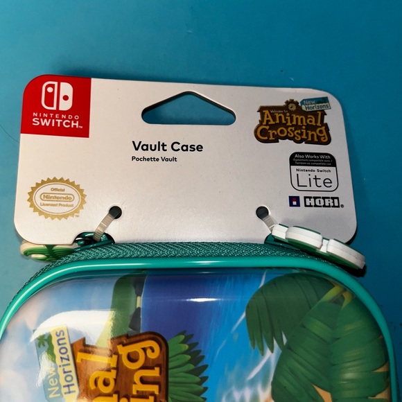 Nintendo Switch Animal Crossing Vault Case designed by HORI - NWT - Picture 3 of 7